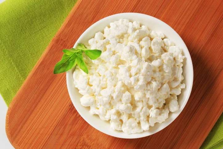 The Protein-Sleep Connection: What Eating Before Bed Actually Does to Recovery